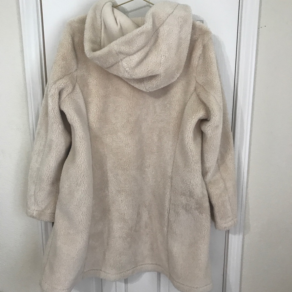 Light cream furry coat - sized XL